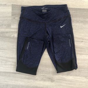 NWT Nike Black/Blue Capri Leggings